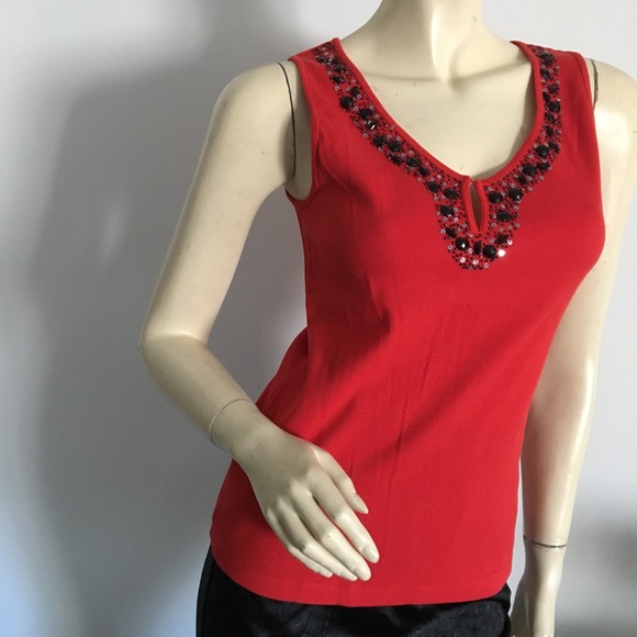 New red ribbed tank top with black Beaded neckline - Picture 4 of 8